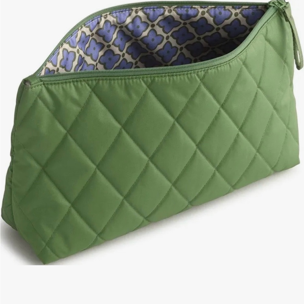 Vera Bradley Essential pouch